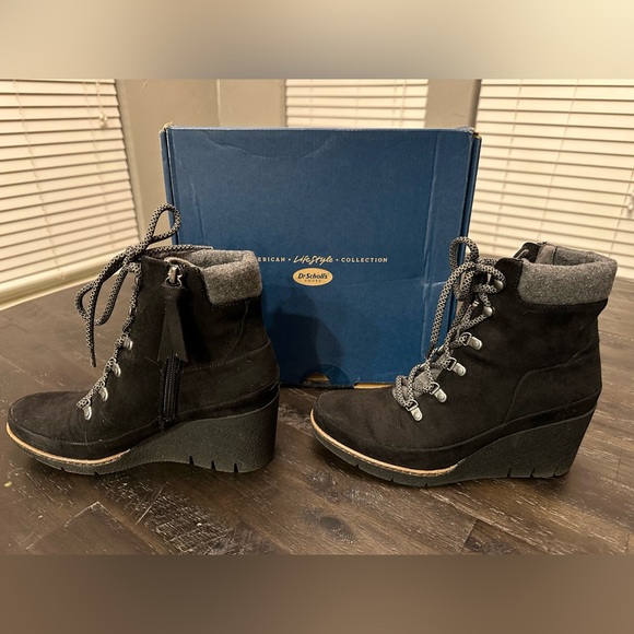 WORN ONCE! Dr.Scholls black wedge booties with support. Womens size 8 - Picture 2 of 3